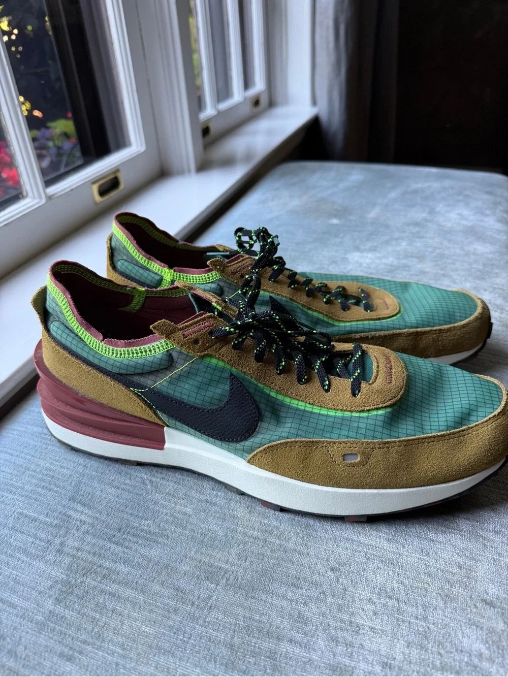 Men’s Nike Waffle One SE Golden Moss Camo Sole Sneakers - 13